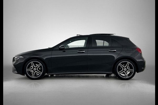 Mercedes-Benz A-Klasse 180 Business Solution AMG | Nightpakket | Parkeerpakket met achteruitrijcamera | KEYLESS GO | Sfeerverlichting | MULTIBEAM LED | Extra USB-poorten | Verwarmde stoelen vooraan | Spiegelpakket |