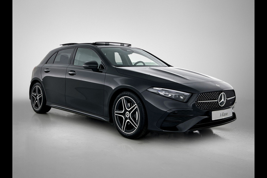 Mercedes-Benz A-Klasse 180 Business Solution AMG | Nightpakket | Parkeerpakket met achteruitrijcamera | KEYLESS GO | Sfeerverlichting | MULTIBEAM LED | Extra USB-poorten | Verwarmde stoelen vooraan | Spiegelpakket |