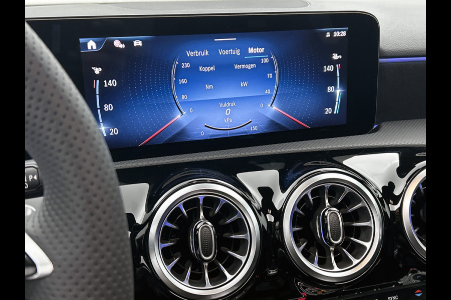 Mercedes-Benz A-Klasse 180 Business Solution AMG | Nightpakket | Parkeerpakket met achteruitrijcamera | KEYLESS GO | Sfeerverlichting | MULTIBEAM LED | Extra USB-poorten | Verwarmde stoelen vooraan | Spiegelpakket |