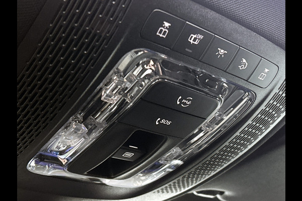 Mercedes-Benz A-Klasse 180 Business Solution AMG | Nightpakket | Parkeerpakket met achteruitrijcamera | KEYLESS GO | Sfeerverlichting | MULTIBEAM LED | Extra USB-poorten | Verwarmde stoelen vooraan | Spiegelpakket |