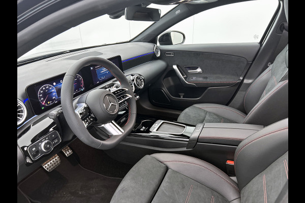 Mercedes-Benz A-Klasse 180 Business Solution AMG | Nightpakket | Parkeerpakket met achteruitrijcamera | KEYLESS GO | Sfeerverlichting | MULTIBEAM LED | Extra USB-poorten | Verwarmde stoelen vooraan | Spiegelpakket |