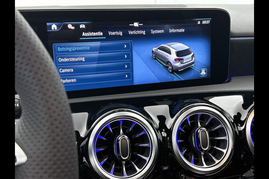 Mercedes-Benz A-Klasse 180 Business Solution AMG | Nightpakket | Parkeerpakket met achteruitrijcamera | KEYLESS GO | Sfeerverlichting | MULTIBEAM LED | Extra USB-poorten | Verwarmde stoelen vooraan | Spiegelpakket |