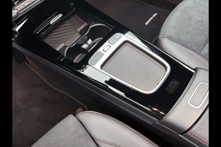 Mercedes-Benz A-Klasse 180 Business Solution AMG | Nightpakket | Parkeerpakket met achteruitrijcamera | KEYLESS GO | Sfeerverlichting | MULTIBEAM LED | Extra USB-poorten | Verwarmde stoelen vooraan | Spiegelpakket |