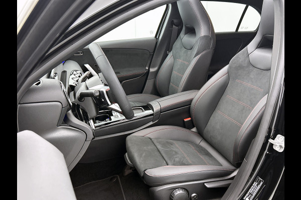 Mercedes-Benz A-Klasse 180 Business Solution AMG | Nightpakket | Parkeerpakket met achteruitrijcamera | KEYLESS GO | Sfeerverlichting | MULTIBEAM LED | Extra USB-poorten | Verwarmde stoelen vooraan | Spiegelpakket |