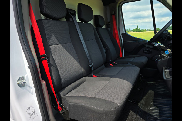 Renault Master T35 2.3 dCi Lowliner - 145 Pk - Euro 6 - Navi - ParkeerCamera - Airco - Cruise Control