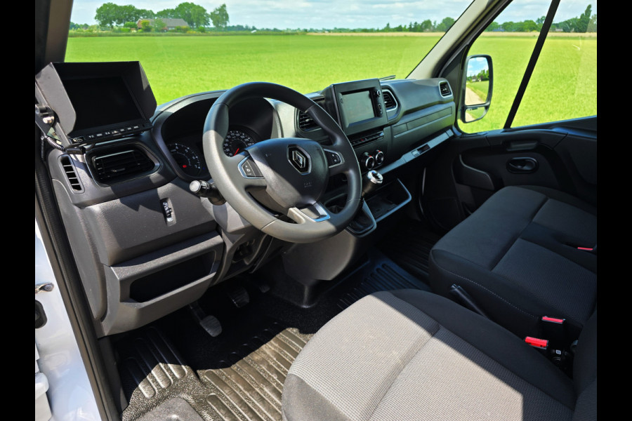Renault Master T35 2.3 dCi Lowliner - 145 Pk - Euro 6 - Navi - ParkeerCamera - Airco - Cruise Control