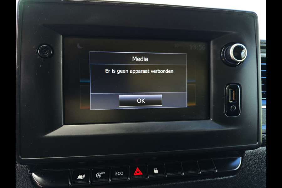 Renault Master T35 2.3 dCi Lowliner - 145 Pk - Euro 6 - Navi - ParkeerCamera - Airco - Cruise Control