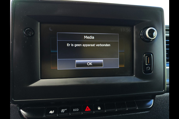 Renault Master T35 2.3 dCi Lowliner - 145 Pk - Euro 6 - Navi - ParkeerCamera - Airco - Cruise Control