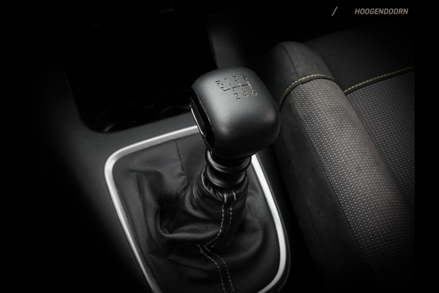 Citroën C3 1.2 PureTech S&S Shine 110pk (APPLE CARPLAY,LED,NAVIGATIE,DODEHOEK,CAMERA,COMFORT-STOELEN,CLIMATE,CRUISE,NIEUWE APK)
