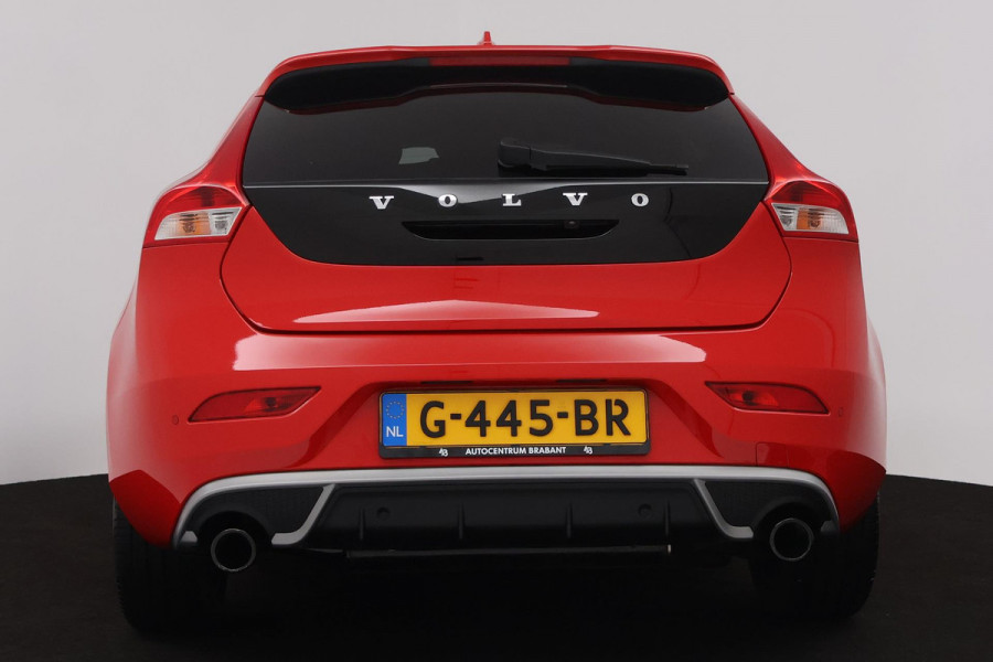 Volvo V40 1.5 T3 Polar+ Sport (PANORAMADAK, CAMERA, NAVIGATIE, STOELVERWARMING, PARKEERSENSOREN, CRUISE CONTROL, NL-AUTO)