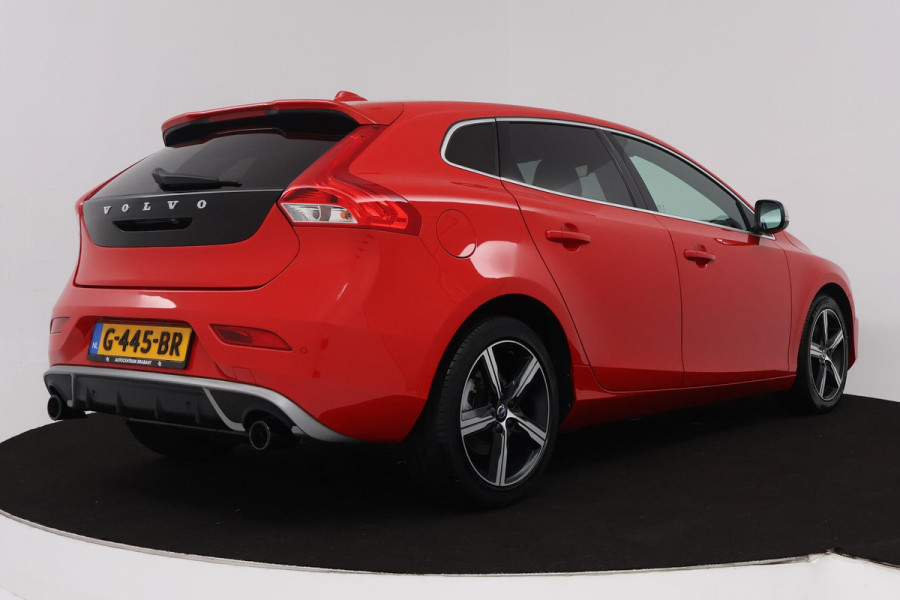Volvo V40 1.5 T3 Polar+ Sport (PANORAMADAK, CAMERA, NAVIGATIE, STOELVERWARMING, PARKEERSENSOREN, CRUISE CONTROL, NL-AUTO)