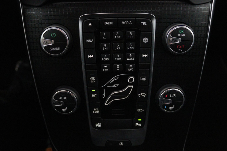 Volvo V40 1.5 T3 Polar+ Sport (PANORAMADAK, CAMERA, NAVIGATIE, STOELVERWARMING, PARKEERSENSOREN, CRUISE CONTROL, NL-AUTO)