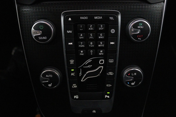 Volvo V40 1.5 T3 Polar+ Sport (PANORAMADAK, CAMERA, NAVIGATIE, STOELVERWARMING, PARKEERSENSOREN, CRUISE CONTROL, NL-AUTO)