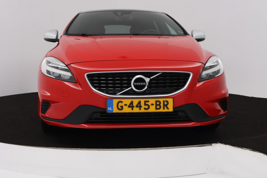 Volvo V40 1.5 T3 Polar+ Sport (PANORAMADAK, CAMERA, NAVIGATIE, STOELVERWARMING, PARKEERSENSOREN, CRUISE CONTROL, NL-AUTO)