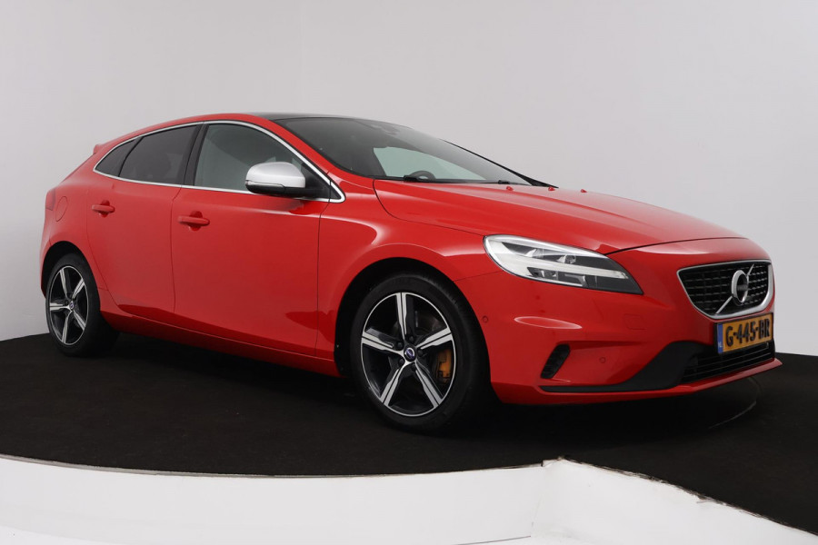 Volvo V40 1.5 T3 Polar+ Sport (PANORAMADAK, CAMERA, NAVIGATIE, STOELVERWARMING, PARKEERSENSOREN, CRUISE CONTROL, NL-AUTO)