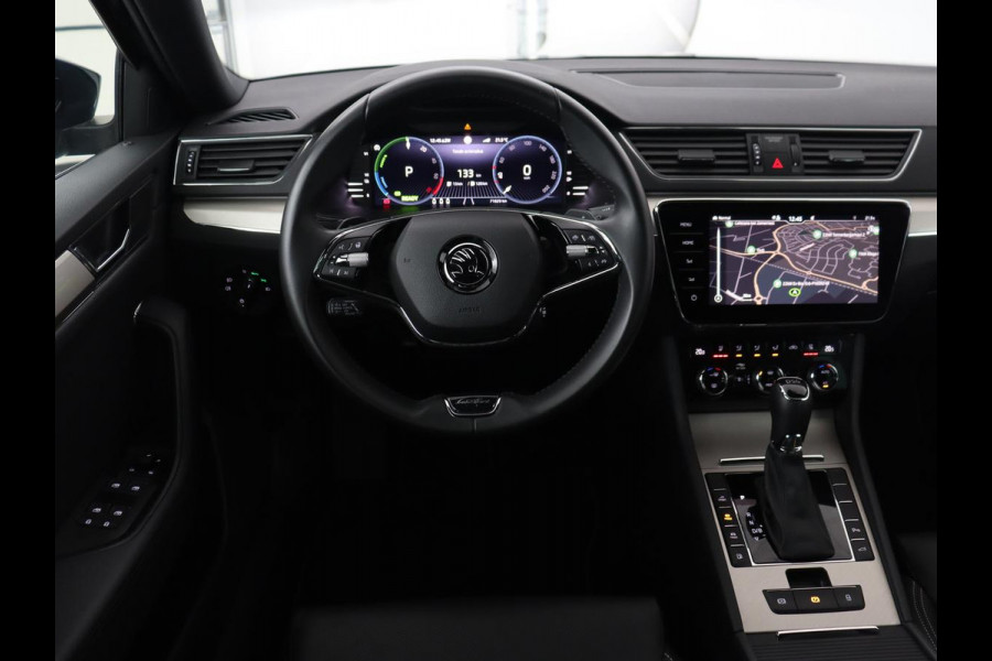 Škoda Superb 1.4 TSI iV Laurin & Klement | Stoelventilatie | Leder | Adaptive cruise | Virtual Cockpit | Massage | Canton Sound | Carplay | Achterbankverwarming | Navigatie