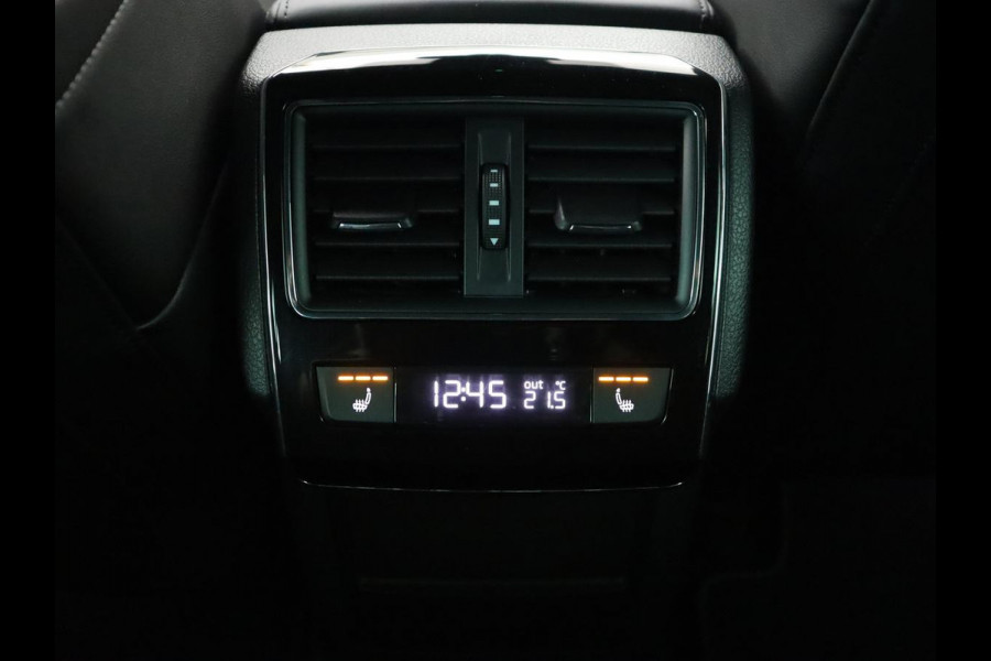Škoda Superb 1.4 TSI iV Laurin & Klement | Stoelventilatie | Leder | Adaptive cruise | Virtual Cockpit | Massage | Canton Sound | Carplay | Achterbankverwarming | Navigatie