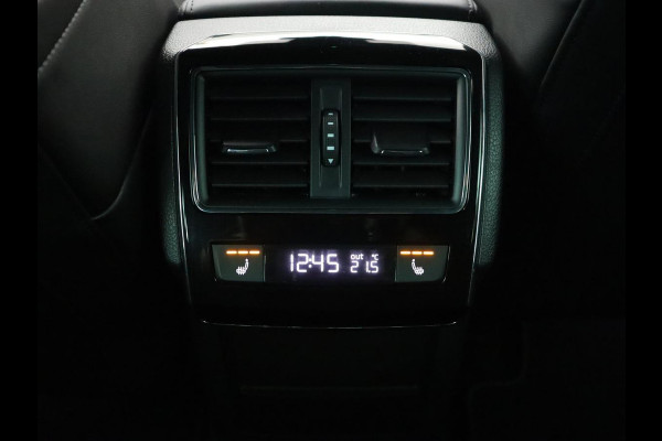 Škoda Superb 1.4 TSI iV Laurin & Klement | Stoelventilatie | Leder | Adaptive cruise | Virtual Cockpit | Massage | Canton Sound | Carplay | Achterbankverwarming | Navigatie