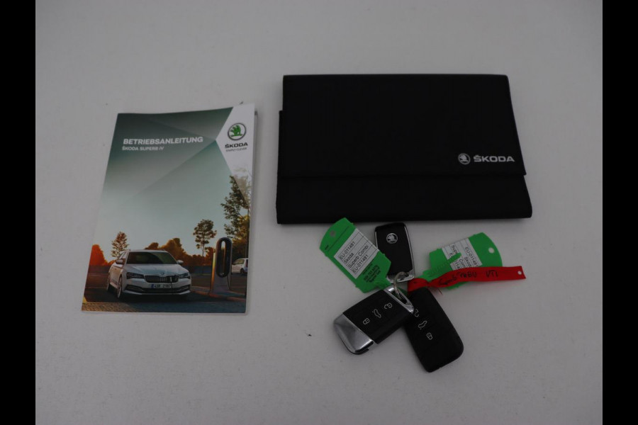 Škoda Superb 1.4 TSI iV Laurin & Klement | Stoelventilatie | Leder | Adaptive cruise | Virtual Cockpit | Massage | Canton Sound | Carplay | Achterbankverwarming | Navigatie