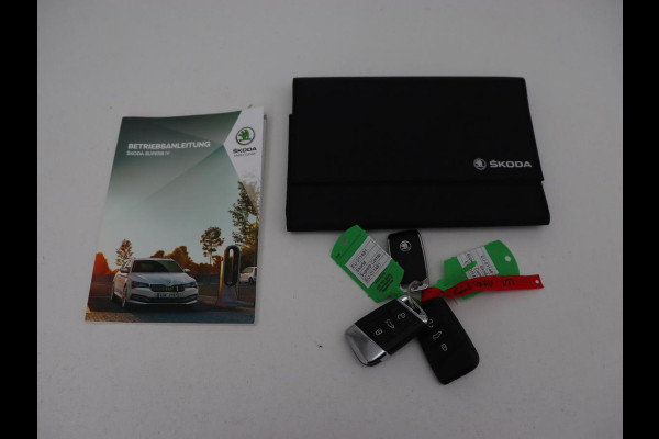 Škoda Superb 1.4 TSI iV Laurin & Klement | Stoelventilatie | Leder | Adaptive cruise | Virtual Cockpit | Massage | Canton Sound | Carplay | Achterbankverwarming | Navigatie