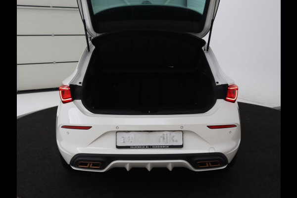 CUPRA Leon 1.4 e-Hybrid | Stoel & stuurverwarming | Camera | Carplay | Sfeerverlichting | Navigatie | Keyless | Full LED | Sportstoelen | PHEV