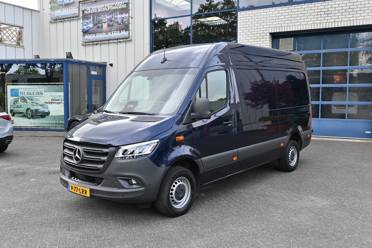 Mercedes-Benz Sprinter 317 CDI L2H2 Pro HD LED, Navigatie met parkeerpakket, Stoelverwarming, Etc. Mercedes-Benz Sprinter 317 CDI L2H2 Pro HD LED, Navigatie met parkeerpakket, Stoelverwarming, Etc.