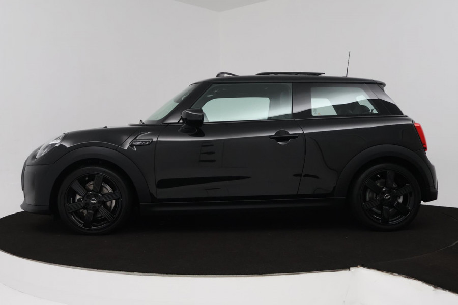 MINI Mini 1.5 Cooper John Cooper Works (PANORAMADAK, PARKEERSENSOREN, CRUISE CONTROL, AUTOMAAT, NAVIGATIE, DEALER ONDERHOUDEN)