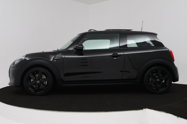 MINI Mini 1.5 Cooper John Cooper Works (PANORAMADAK, PARKEERSENSOREN, CRUISE CONTROL, AUTOMAAT, NAVIGATIE, DEALER ONDERHOUDEN)