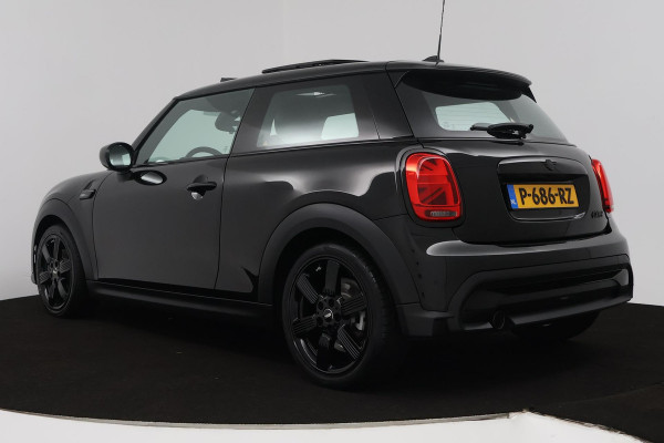 MINI Mini 1.5 Cooper John Cooper Works (PANORAMADAK, PARKEERSENSOREN, CRUISE CONTROL, AUTOMAAT, NAVIGATIE, DEALER ONDERHOUDEN)