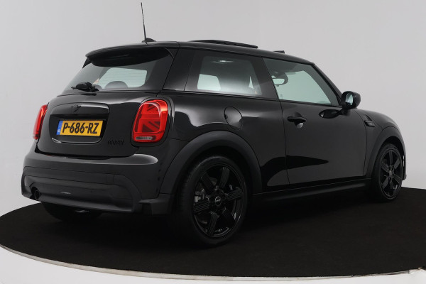 MINI Mini 1.5 Cooper John Cooper Works (PANORAMADAK, PARKEERSENSOREN, CRUISE CONTROL, AUTOMAAT, NAVIGATIE, DEALER ONDERHOUDEN)