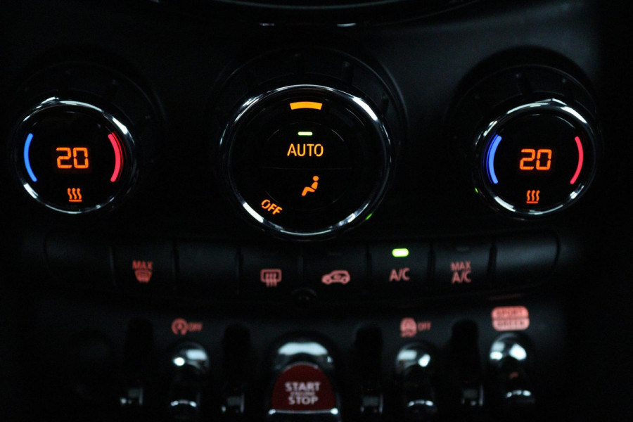 MINI Mini 1.5 Cooper John Cooper Works (PANORAMADAK, PARKEERSENSOREN, CRUISE CONTROL, AUTOMAAT, NAVIGATIE, DEALER ONDERHOUDEN)