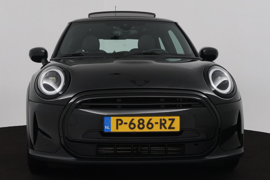 MINI Mini 1.5 Cooper John Cooper Works (PANORAMADAK, PARKEERSENSOREN, CRUISE CONTROL, AUTOMAAT, NAVIGATIE, DEALER ONDERHOUDEN)