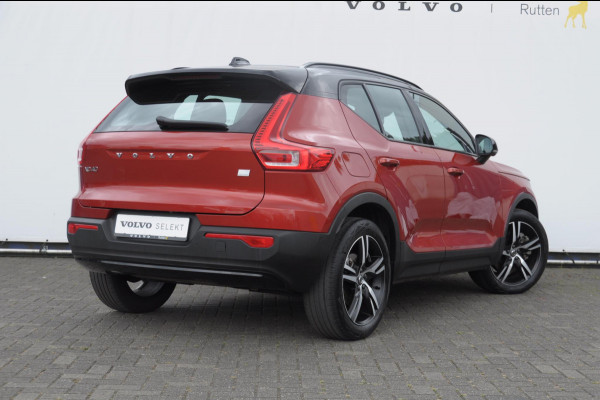 Volvo XC40 T5 262PK Automaat Recharge R-Design / BLIS / Elektrische achterklep / Keyless entry / Apple carplay / Parkeersensoren met 360 camera / 19"velgen / Bluetooth / Leder met alcantara bekleding / Cruise control
