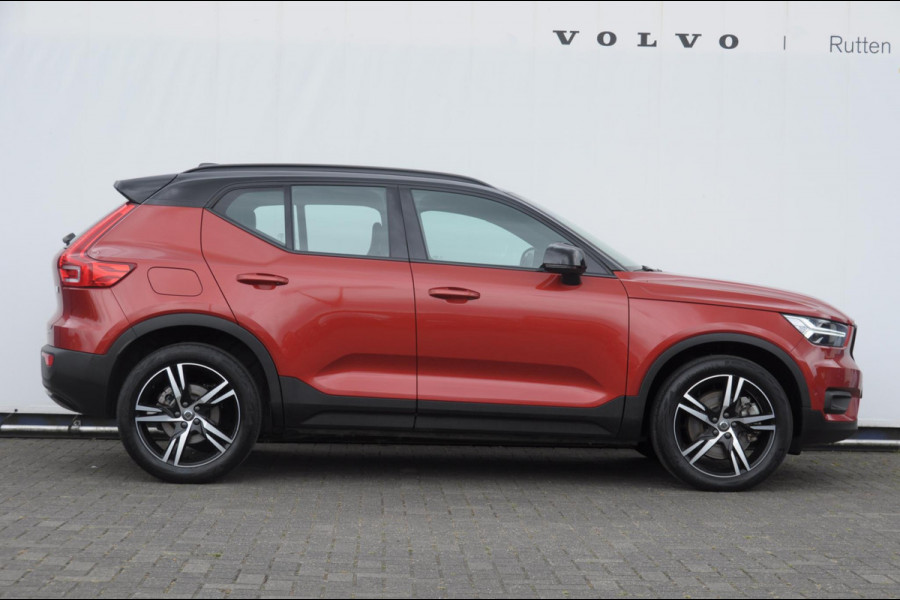 Volvo XC40 T5 262PK Automaat Recharge R-Design / BLIS / Elektrische achterklep / Keyless entry / Apple carplay / Parkeersensoren met 360 camera / 19"velgen / Bluetooth / Leder met alcantara bekleding / Cruise control