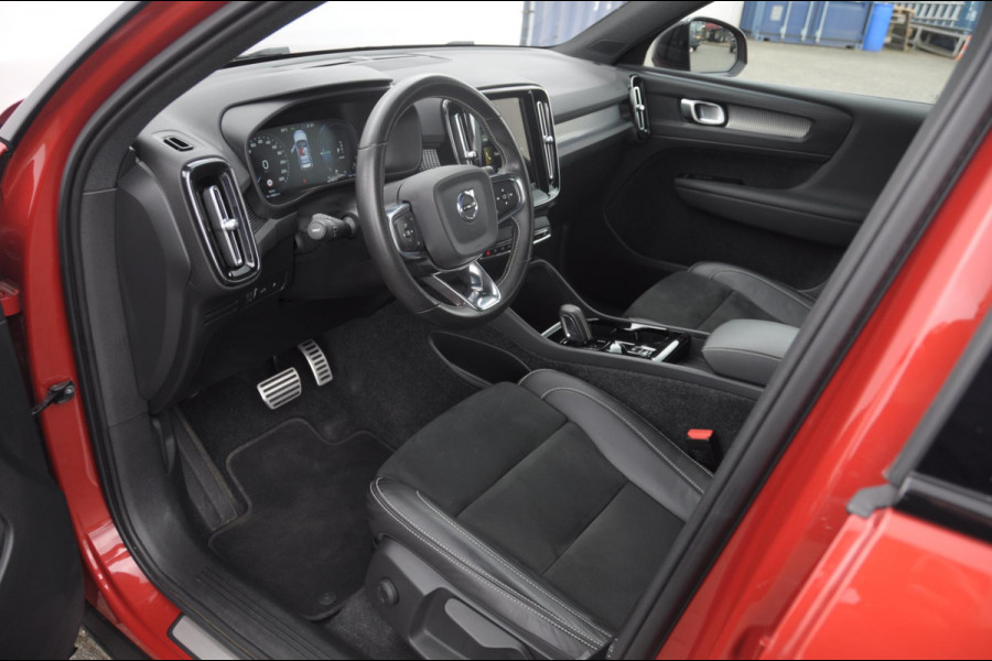 Volvo XC40 T5 262PK Automaat Recharge R-Design / BLIS / Elektrische achterklep / Keyless entry / Apple carplay / Parkeersensoren met 360 camera / 19"velgen / Bluetooth / Leder met alcantara bekleding / Cruise control