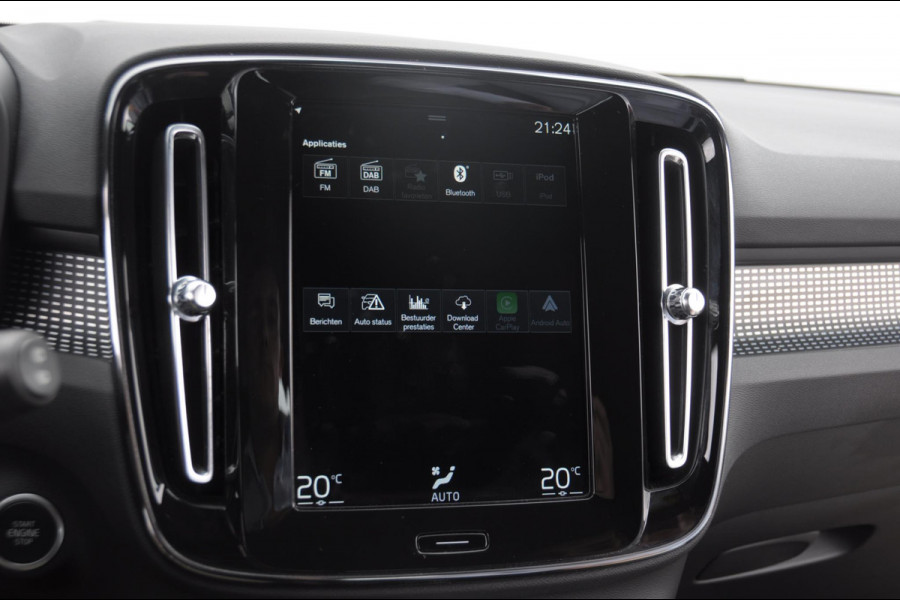 Volvo XC40 T5 262PK Automaat Recharge R-Design / BLIS / Elektrische achterklep / Keyless entry / Apple carplay / Parkeersensoren met 360 camera / 19"velgen / Bluetooth / Leder met alcantara bekleding / Cruise control