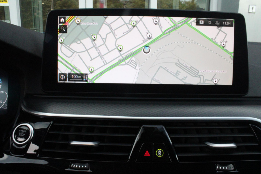 BMW 5 Serie Touring 530e xDrive 293PK HIGH EXECUTIVE M SPORT | DYNAMISCHE DEMPING | COMFORT ACCESS | WARMTEWEREND GLAS | ADAPTIEVE LED KOPLAMPEN | PARKEERSENSOREN VOOR EN ACHTER | ACHTERUITRIJ CAMERA | DRAADLOZE TELEFOONLADER | DRAADLOZE APPLE CARPLAY/ANDROID AUTO | NAVIGATIE BMW LIVE PROFESSIONAL | VOORSTOELEN DEELS ELEKTRISCH VERSTELBAAR | STOELVERWARMING | AMBIENTE VERLICHTING | DAB+ RADIO | M-HIGH GLOSS SHADOW LINE | ELEKTRISCH BEDIENBARE ACHTERKLEP |