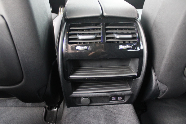 BMW 5 Serie Touring 530e xDrive 293PK HIGH EXECUTIVE M SPORT | DYNAMISCHE DEMPING | COMFORT ACCESS | WARMTEWEREND GLAS | ADAPTIEVE LED KOPLAMPEN | PARKEERSENSOREN VOOR EN ACHTER | ACHTERUITRIJ CAMERA | DRAADLOZE TELEFOONLADER | DRAADLOZE APPLE CARPLAY/ANDROID AUTO | NAVIGATIE BMW LIVE PROFESSIONAL | VOORSTOELEN DEELS ELEKTRISCH VERSTELBAAR | STOELVERWARMING | AMBIENTE VERLICHTING | DAB+ RADIO | M-HIGH GLOSS SHADOW LINE | ELEKTRISCH BEDIENBARE ACHTERKLEP |