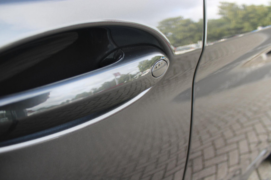 BMW 5 Serie Touring 530e xDrive 293PK HIGH EXECUTIVE M SPORT | DYNAMISCHE DEMPING | COMFORT ACCESS | WARMTEWEREND GLAS | ADAPTIEVE LED KOPLAMPEN | PARKEERSENSOREN VOOR EN ACHTER | ACHTERUITRIJ CAMERA | DRAADLOZE TELEFOONLADER | DRAADLOZE APPLE CARPLAY/ANDROID AUTO | NAVIGATIE BMW LIVE PROFESSIONAL | VOORSTOELEN DEELS ELEKTRISCH VERSTELBAAR | STOELVERWARMING | AMBIENTE VERLICHTING | DAB+ RADIO | M-HIGH GLOSS SHADOW LINE | ELEKTRISCH BEDIENBARE ACHTERKLEP |
