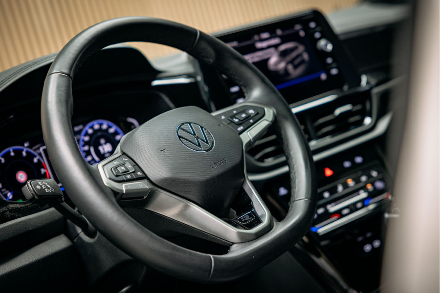 Volkswagen T-Roc 1.5 TSI R-Line Edition | R-Line | Automaat | Pano | Sportstoelen | Achteruitrijcamera | Stoelverwarming |