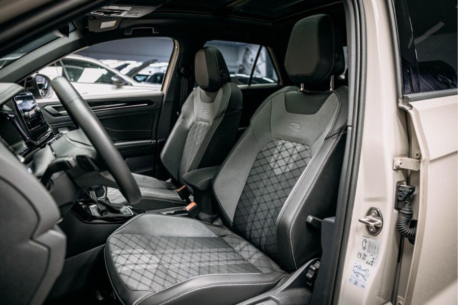 Volkswagen T-Roc 1.5 TSI R-Line Edition | R-Line | Automaat | Pano | Sportstoelen | Achteruitrijcamera | Stoelverwarming |