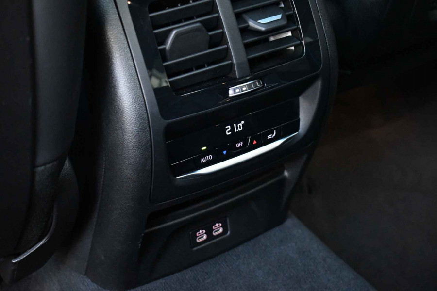 BMW X3 xDrive30e M-Sport Pano Carbon HiFi 20inch Camera