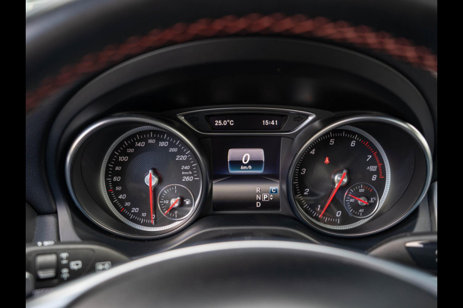Mercedes-Benz GLA 200 Premium Plus AMG Line / Carplay / Pano / Trekhaak / Keyless / El. Achterklep / 19"