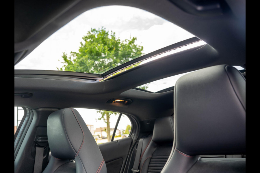 Mercedes-Benz GLA 200 Premium Plus AMG Line / Carplay / Pano / Trekhaak / Keyless / El. Achterklep / 19"