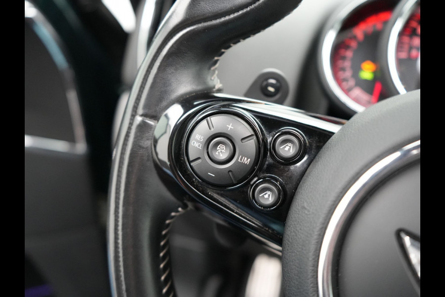 MINI Countryman 2.0 John Cooper Works ALL4 Chili 231pk | Panodak | Adaptive Cruise | Alcantara Sportstoelen | Trekhaak Afn. | Harman Kardon | Apple Carplay | 19"L.M | Camera | Keyless |