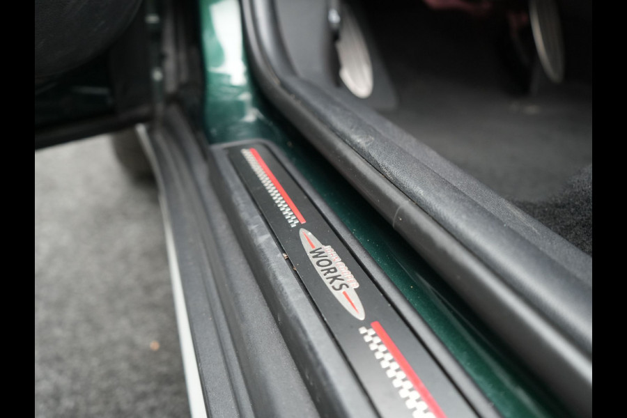 MINI Countryman 2.0 John Cooper Works ALL4 Chili 231pk | Panodak | Adaptive Cruise | Alcantara Sportstoelen | Trekhaak Afn. | Harman Kardon | Apple Carplay | 19"L.M | Camera | Keyless |