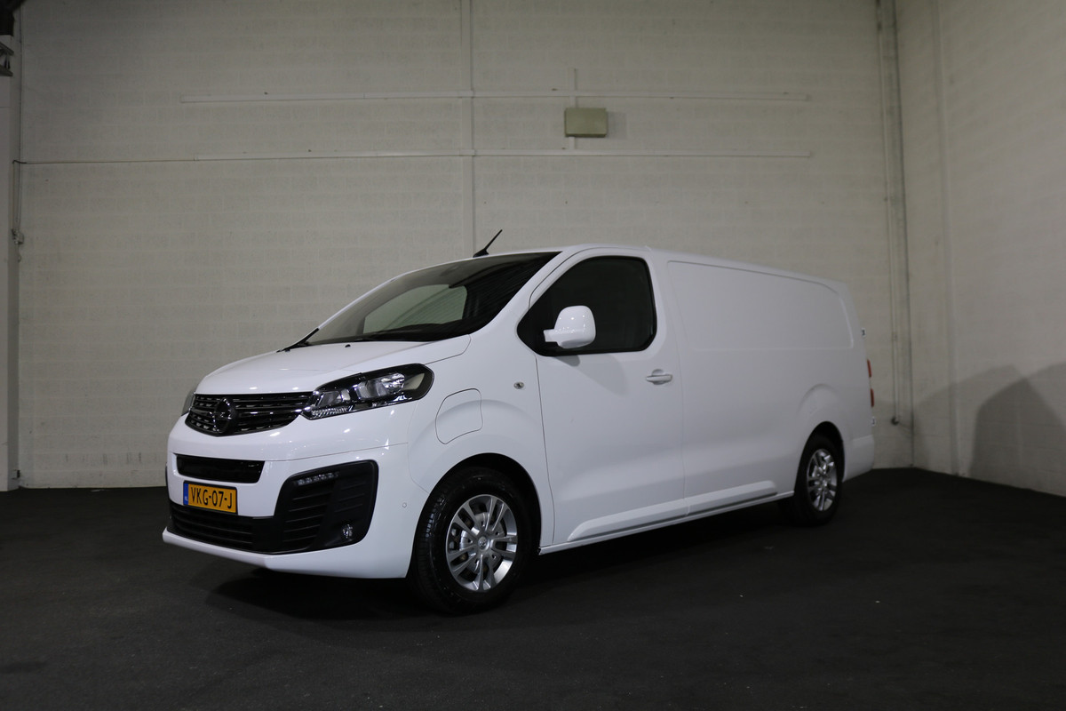 Opel Vivaro-e L2H1 Innovation 75 kWh Inrichting Airco Trekhaak Opel Vivaro-e L2H1 Innovation 75 kWh Inrichting Airco Trekhaak