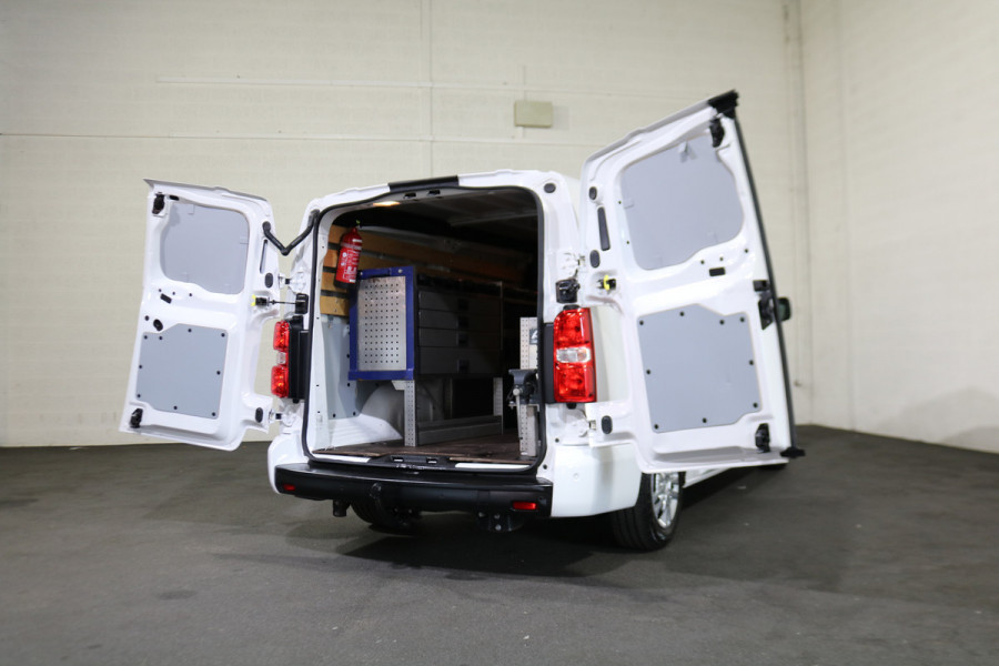 Opel Vivaro-e L2H1 Innovation 75 kWh Inrichting Airco Trekhaak