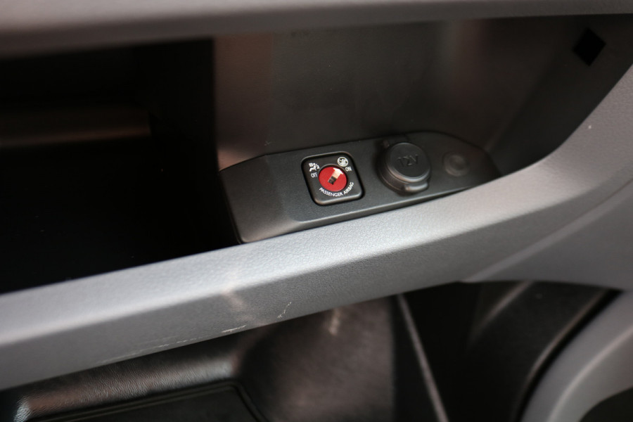 Opel Vivaro-e L2H1 Innovation 75 kWh Inrichting Airco Trekhaak