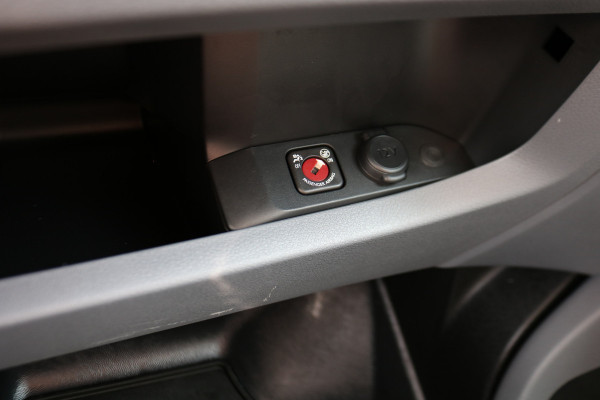 Opel Vivaro-e L2H1 Innovation 75 kWh Inrichting Airco Trekhaak